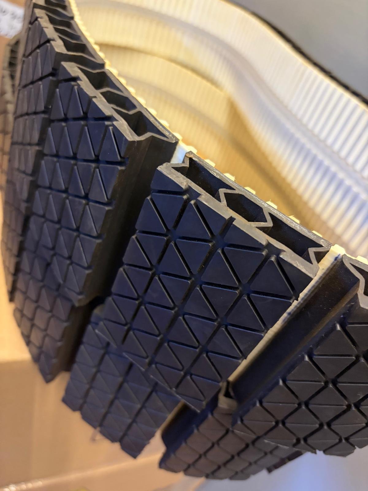 Solar Palet Kayışı | Güneş Paneli Robot Temizleme Palet Bandı